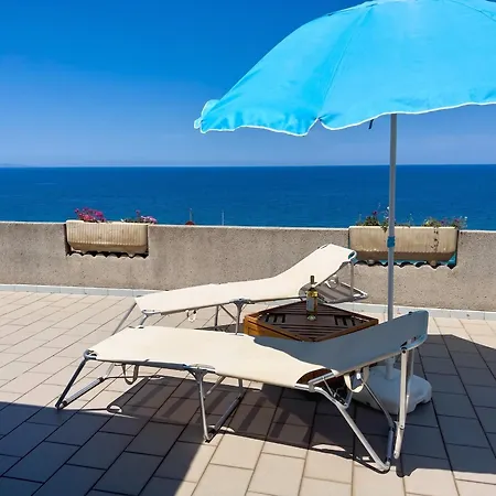 Modern In With Sea View דירה
