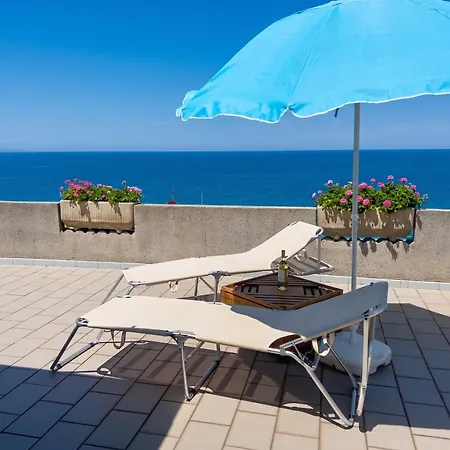 شقة Modern In With Sea View كاستيلساردو